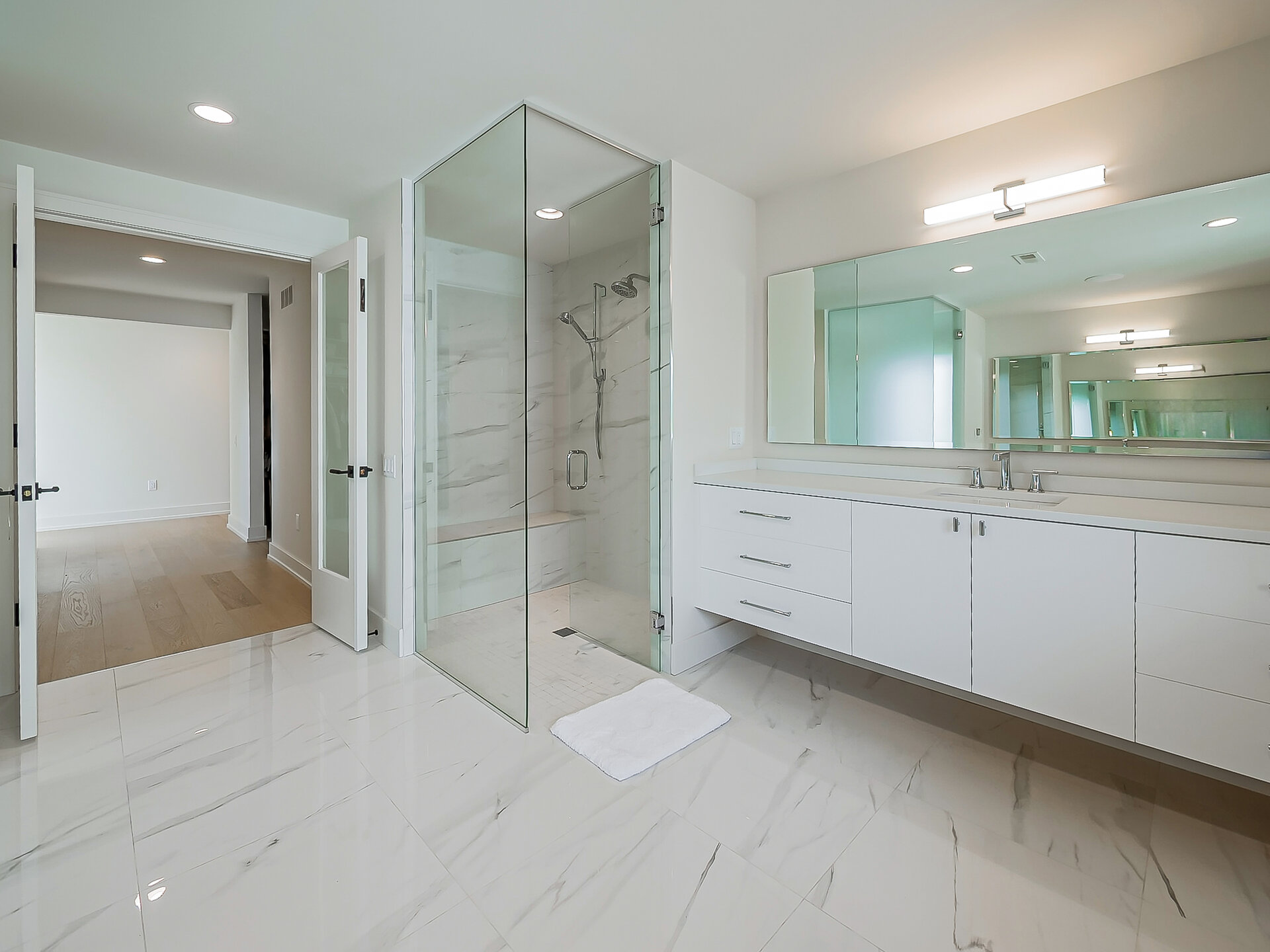 Glass shower stall