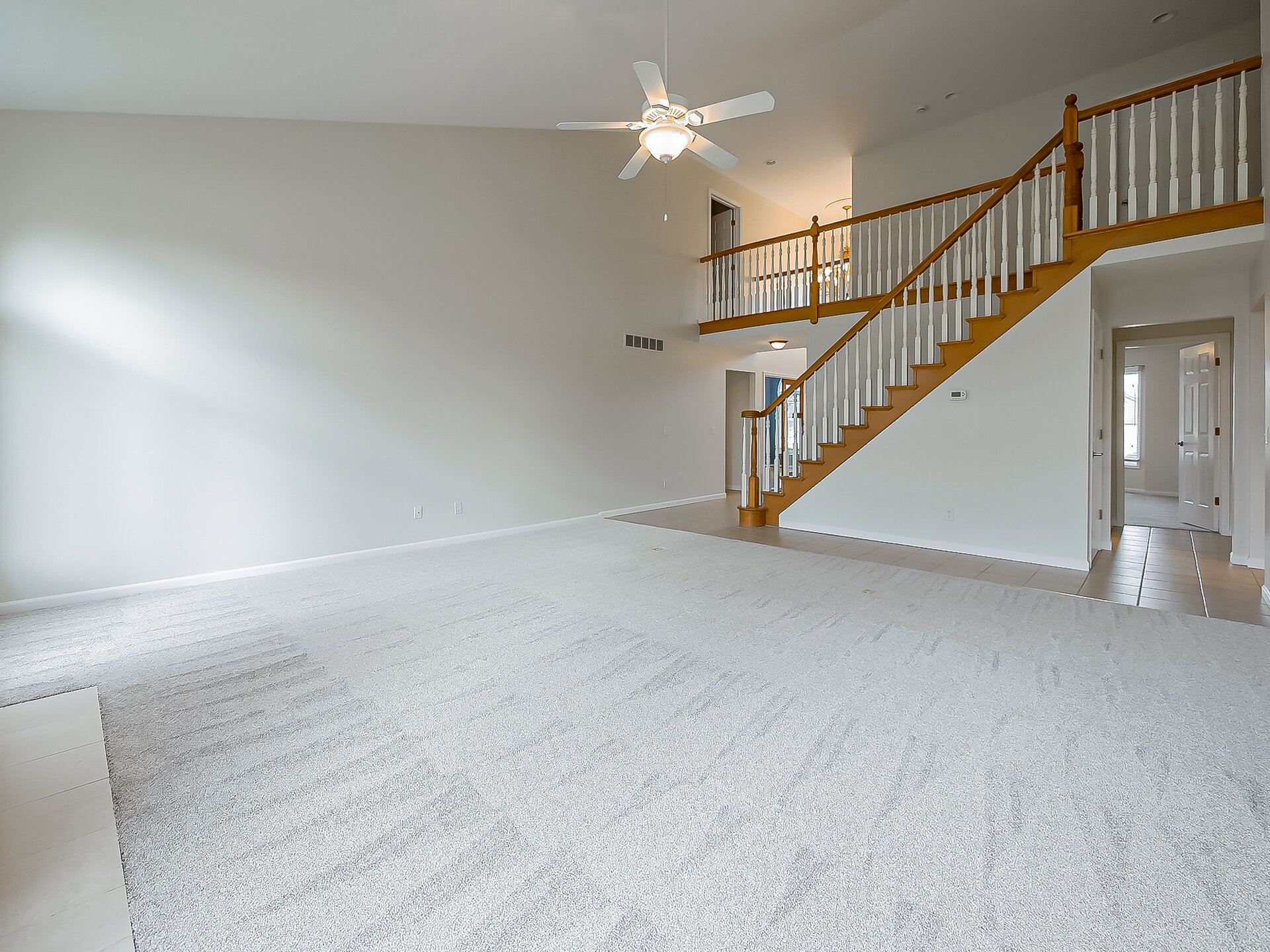 Living room before virtual staging